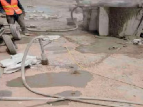 靖边水泥混凝土路面板底注浆技术 路面脱空注浆整治方案